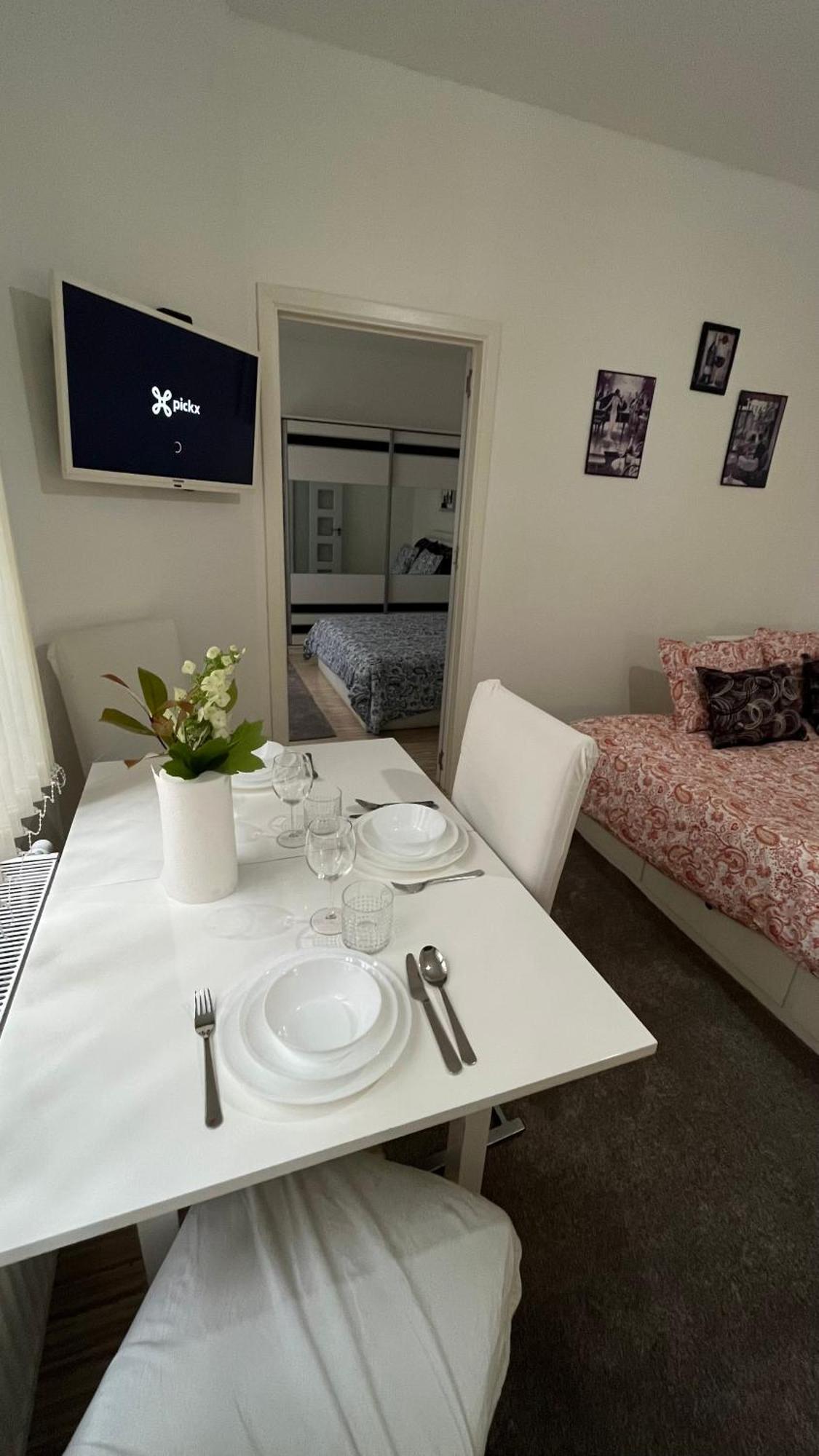 Two Bedroom Flat - Hyper Center Brussel Bagian luar foto