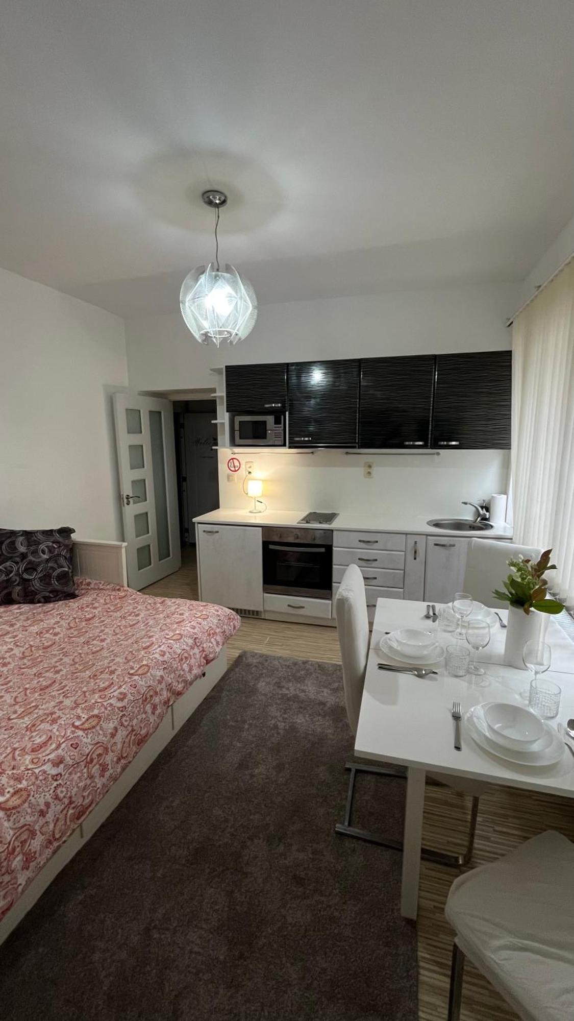 Two Bedroom Flat - Hyper Center Brussel Bagian luar foto