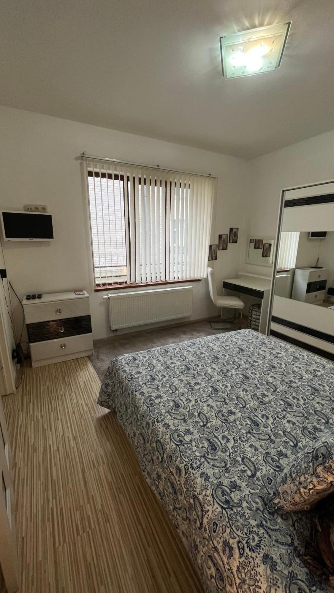 Two Bedroom Flat - Hyper Center Brussel Bagian luar foto