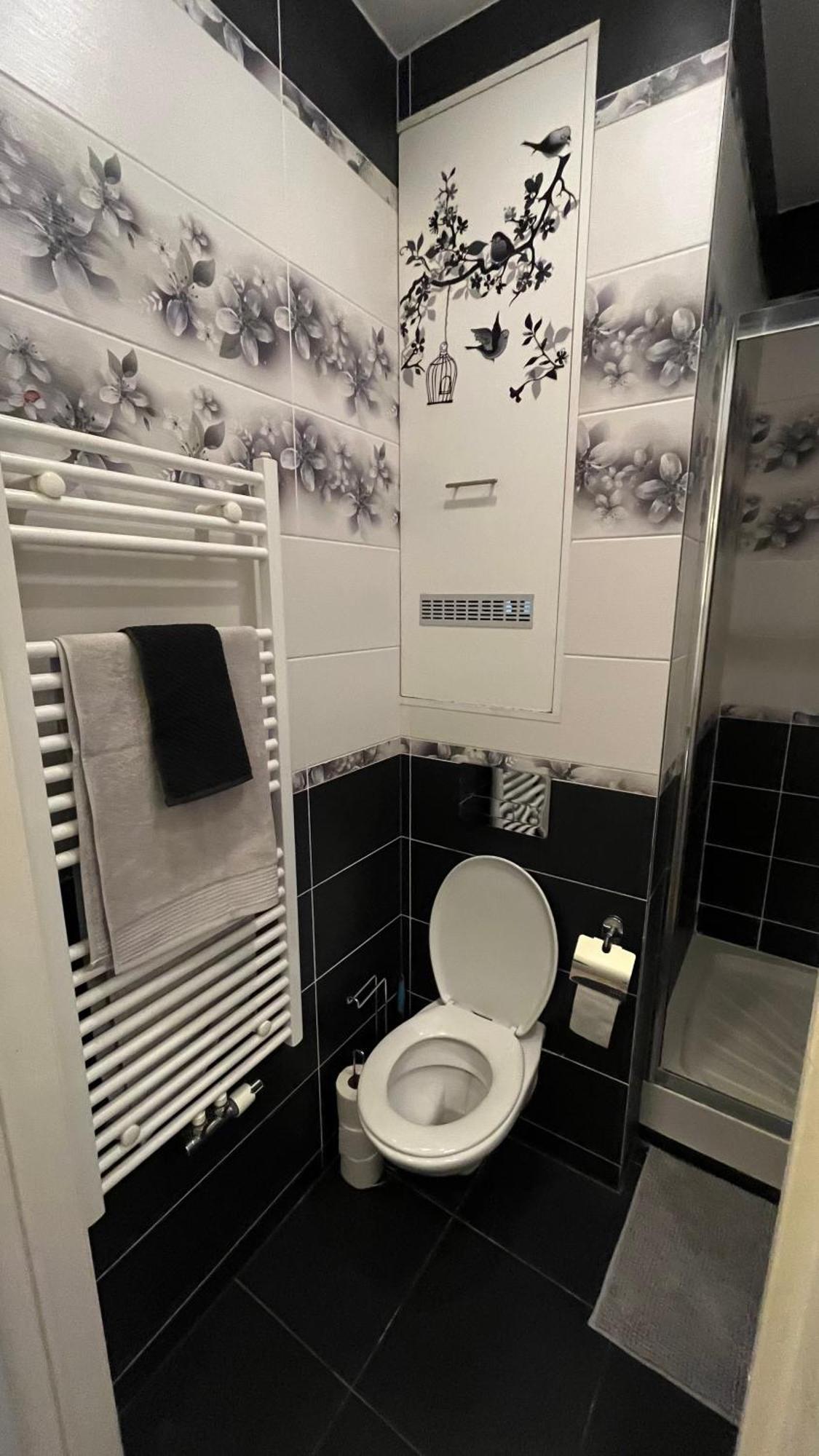 Two Bedroom Flat - Hyper Center Brussel Bagian luar foto