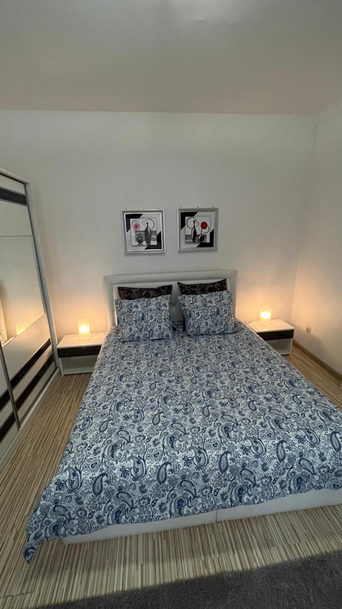 Two Bedroom Flat - Hyper Center Brussel Bagian luar foto